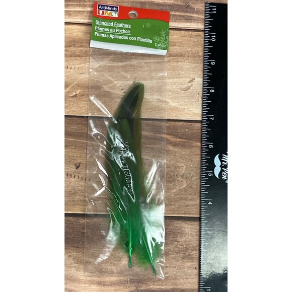 ArtMinds GREEN HAPPY HOLIDAYS Stenciled Feathers 3 PACK 279695 HOLIDAY - Picture 2 of 4